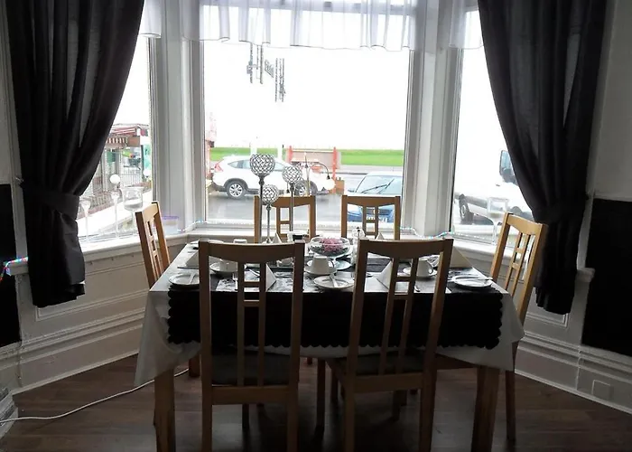 Anzy Panzy Hotel And Apartments Blackpool